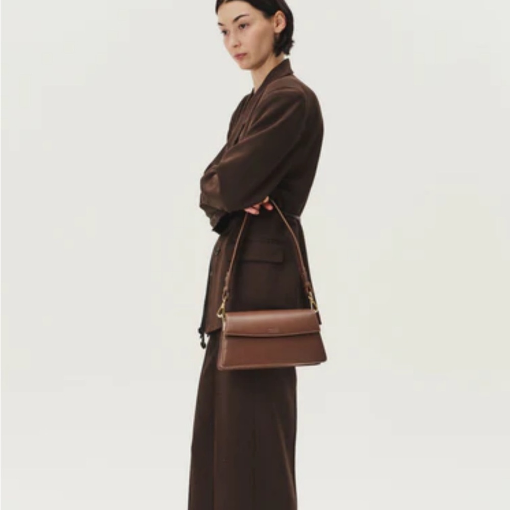 Shoulder Bag in Pecan (Vegan Leather) 
FREJA NEW YORK - Brown Shoulder Bag
